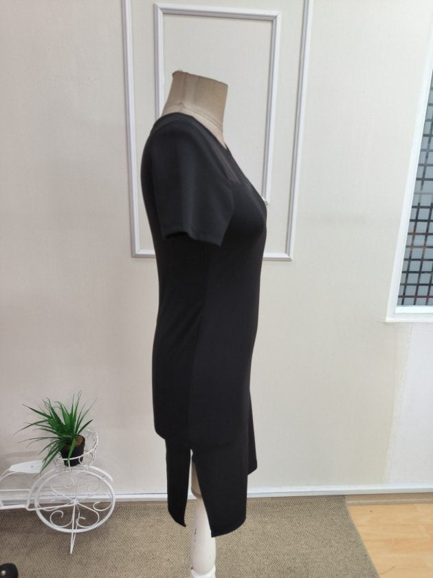 Rochie Scurtă din Crep Janjan cu Gât Barcă, Detaliu Tul, Fermoar Lateral, 36883