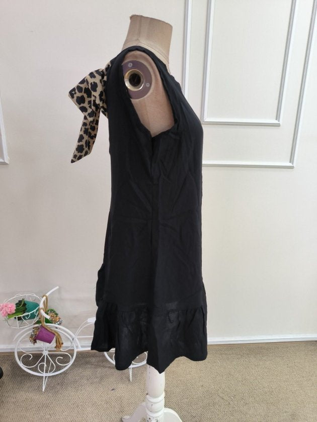 Rochie scurtă de damă, țesută, din viscoză, cu bretele, guler rotund, fundă la spate și șireturi cu imprimeu leopard, 35355
