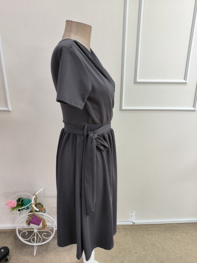 Rochie crep Janjan scurta pentru femei cu maneca scurta, guler, snur la talie, 35502