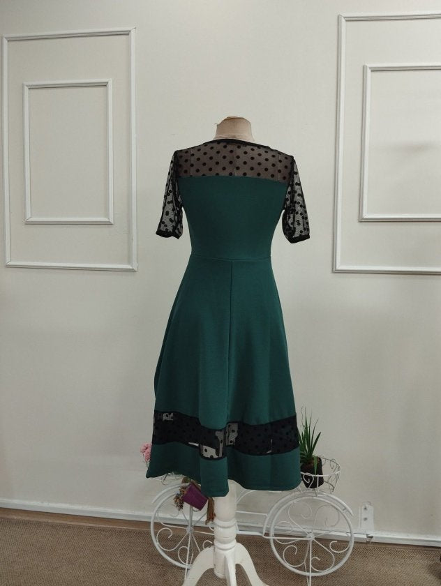 Rochie midi femininǎ din Janjan Krep, cu mâneci scurte, guler în crâu, detaliu din tulle cu puncte, 36155