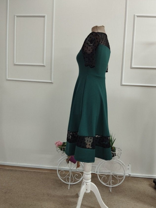 Rochie midi femininǎ din Janjan Krep, cu mâneci scurte, guler în crâu, detaliu din tulle cu puncte, 36155