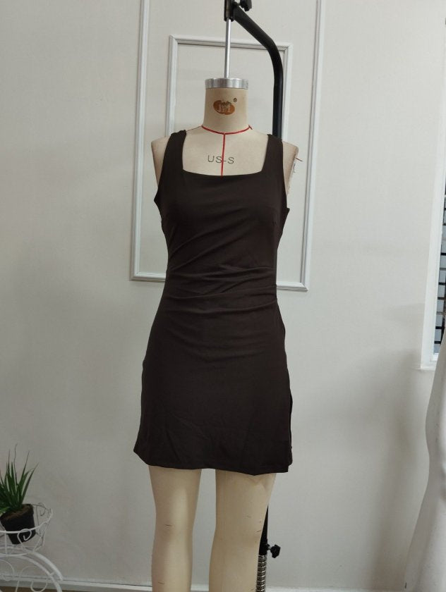 Rochie scurtă femininǎ din Neoprene, cu bretele, guler rotund, cu spiral crăcisat pe spate, cu șorturi, 36330