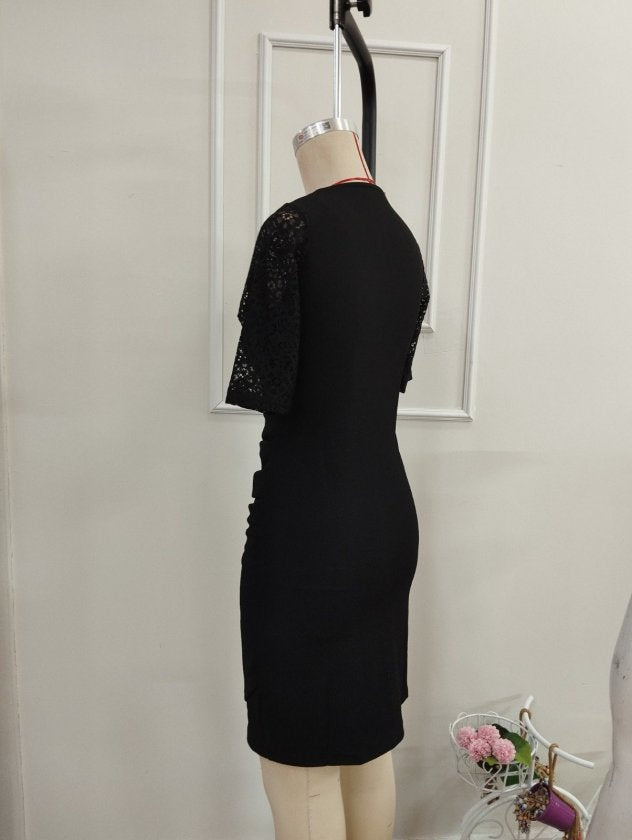 Rochie Scurtă din Janjan Crepon pentru Femei cu Mâneci Scurte, Guler Cruzat, Detalii Dantelă pe Mâneci, Strângere pe Laturi, 37632