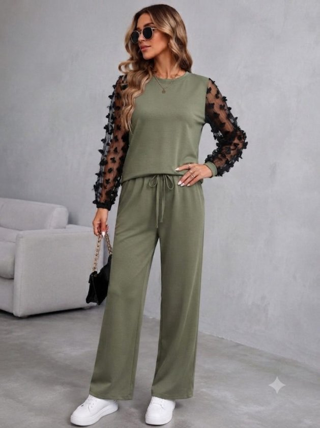 Compleu bluză din viscoză dublă cu mâneci lungi, guler barcă, cu tull pe mâneci și pantalon, 37430
