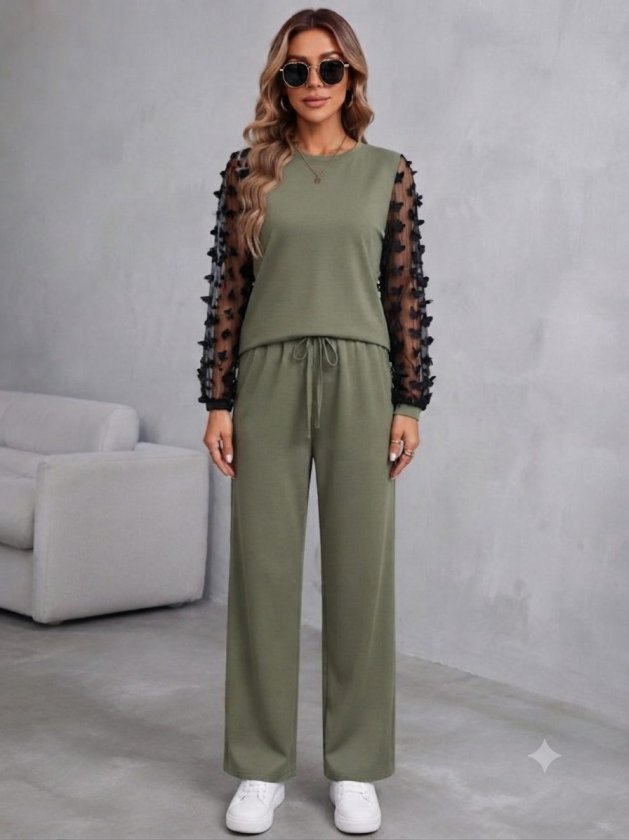 Compleu bluză din viscoză dublă cu mâneci lungi, guler barcă, cu tull pe mâneci și pantalon, 37430