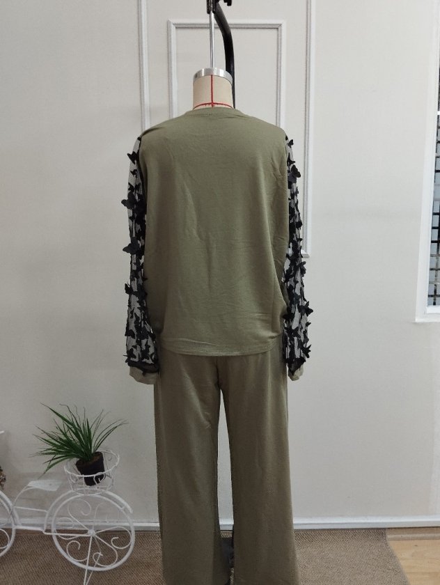 Compleu bluză din viscoză dublă cu mâneci lungi, guler barcă, cu tull pe mâneci și pantalon, 37430