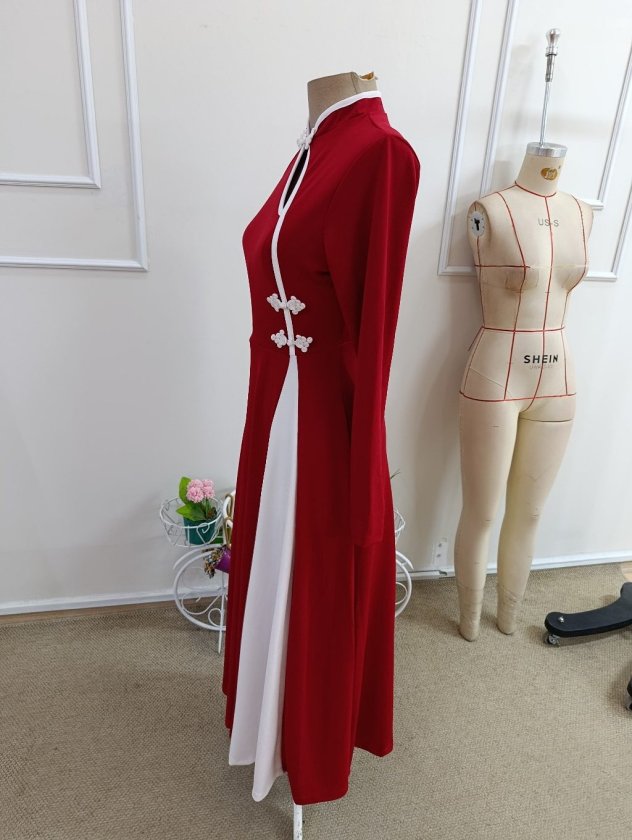 Rochie lungă crepon cu mâneci lungi, guler asimetric cu detaliu picătură, bicolor, 37445