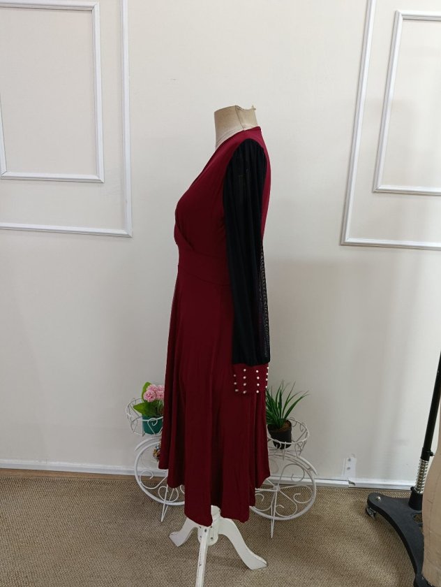 Rochie midi din viscoză cu mâneci lungi, guler wrap, cu tull și perle, 37460