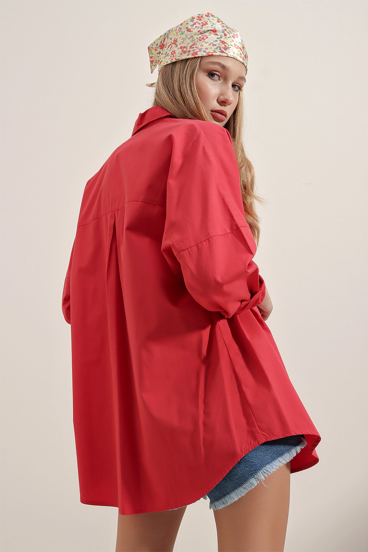 3900 Cămașă Oversize Lungă Basic - Roșie