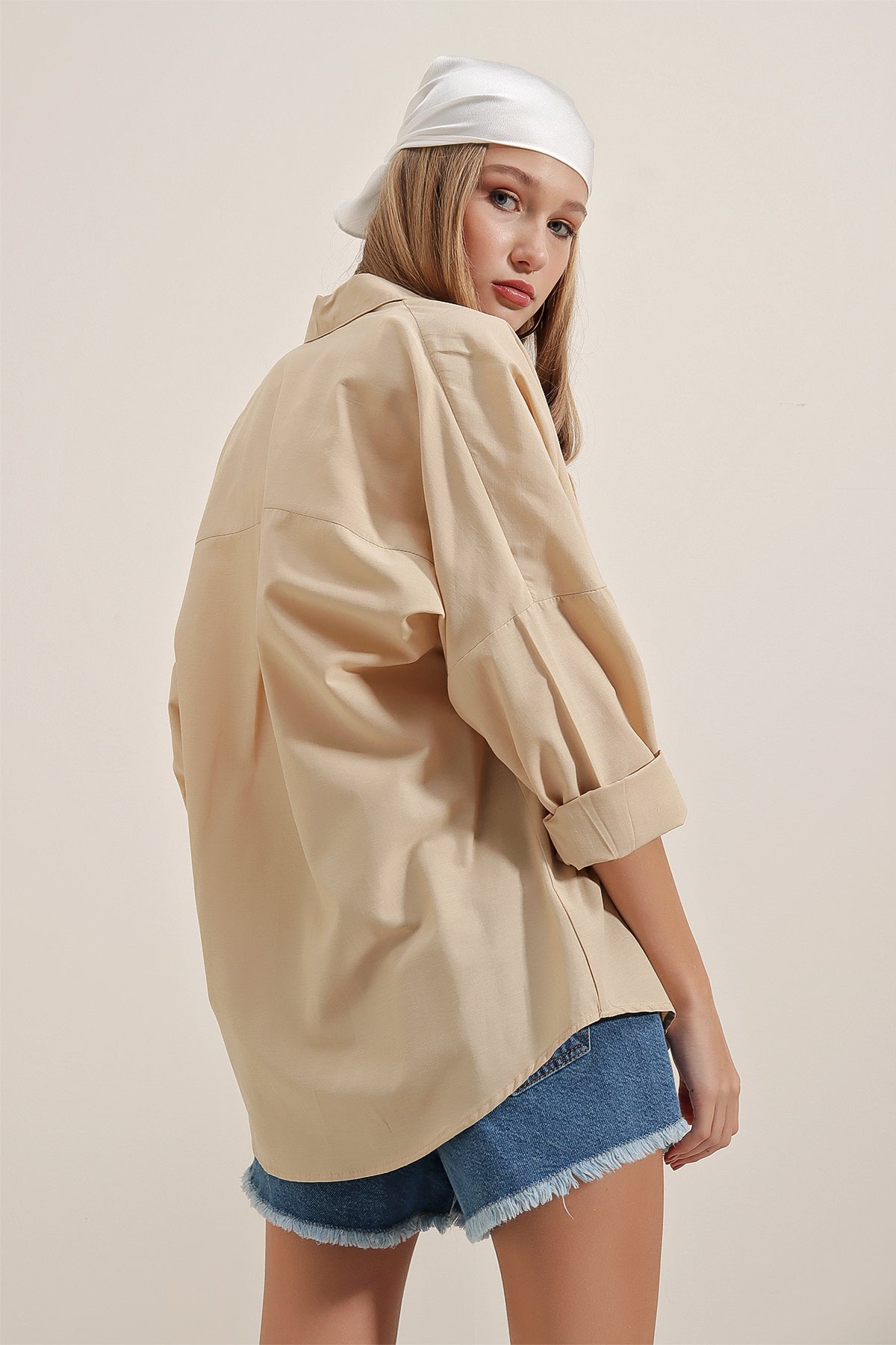 3900 Oversize Uzun Basic Gömlek - Bej