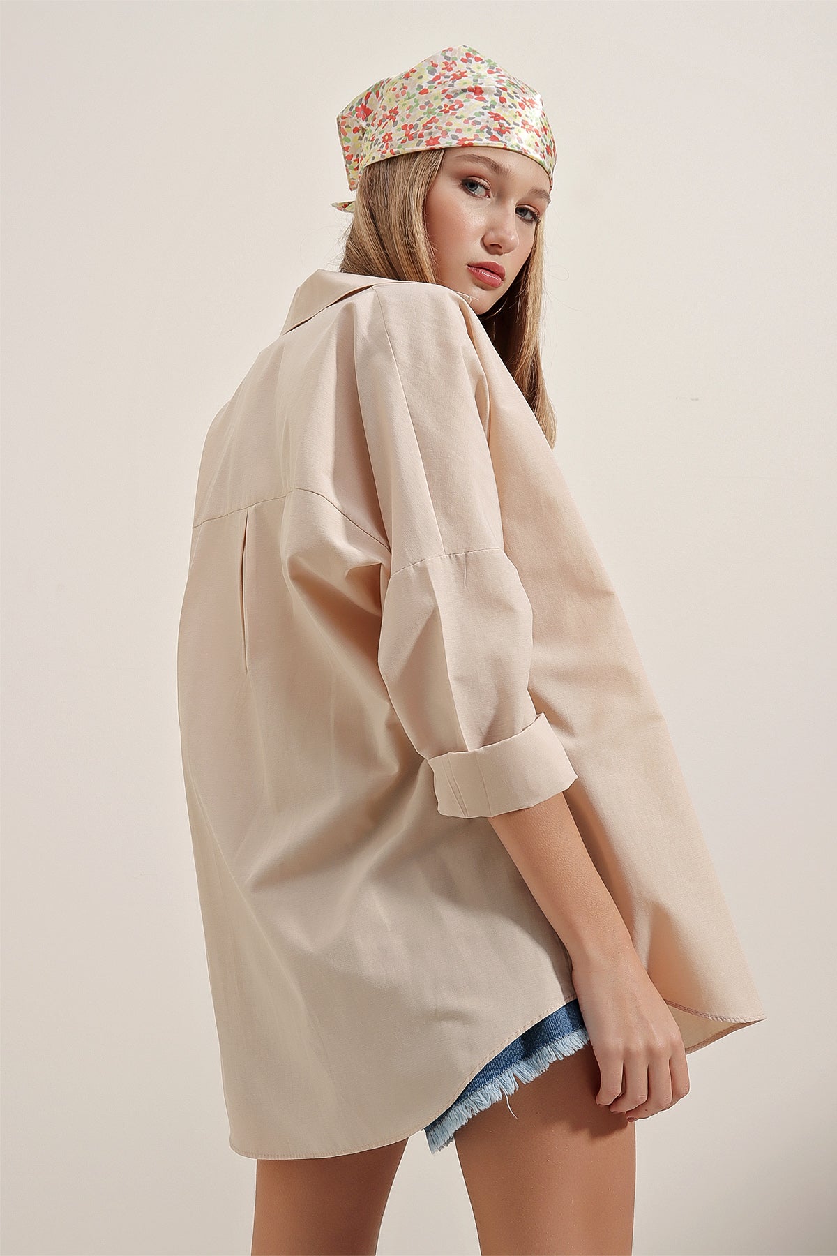 3900 Oversize Uzun Basic Gömlek - Krem