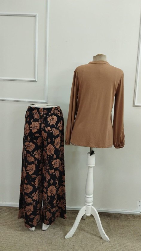 Bluză din viscoză cu mânecă lungă și decolteu în V pentru femei și pantaloni lungi Supreme cu imprimeu floral, 39153