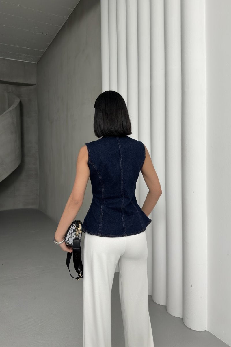 Vestă din denim cu nasturi și croială la talie 6086