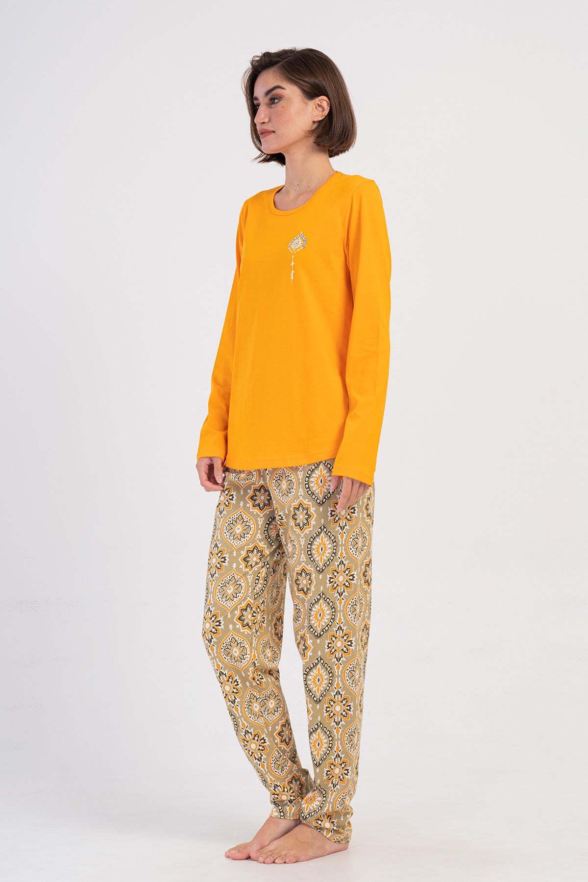 COSTUM PIJAMA DE DAMĂ P.SUPREM XXL CU GÂT ROTUND, MÂNECĂ LUNGĂ ȘI TIV OVAL - ORANJ
