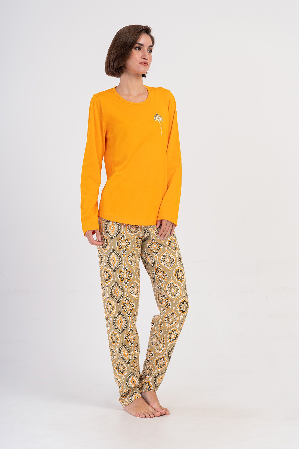 COSTUM PIJAMA DE DAMĂ P.SUPREM XXL CU GÂT ROTUND, MÂNECĂ LUNGĂ ȘI TIV OVAL - ORANJ