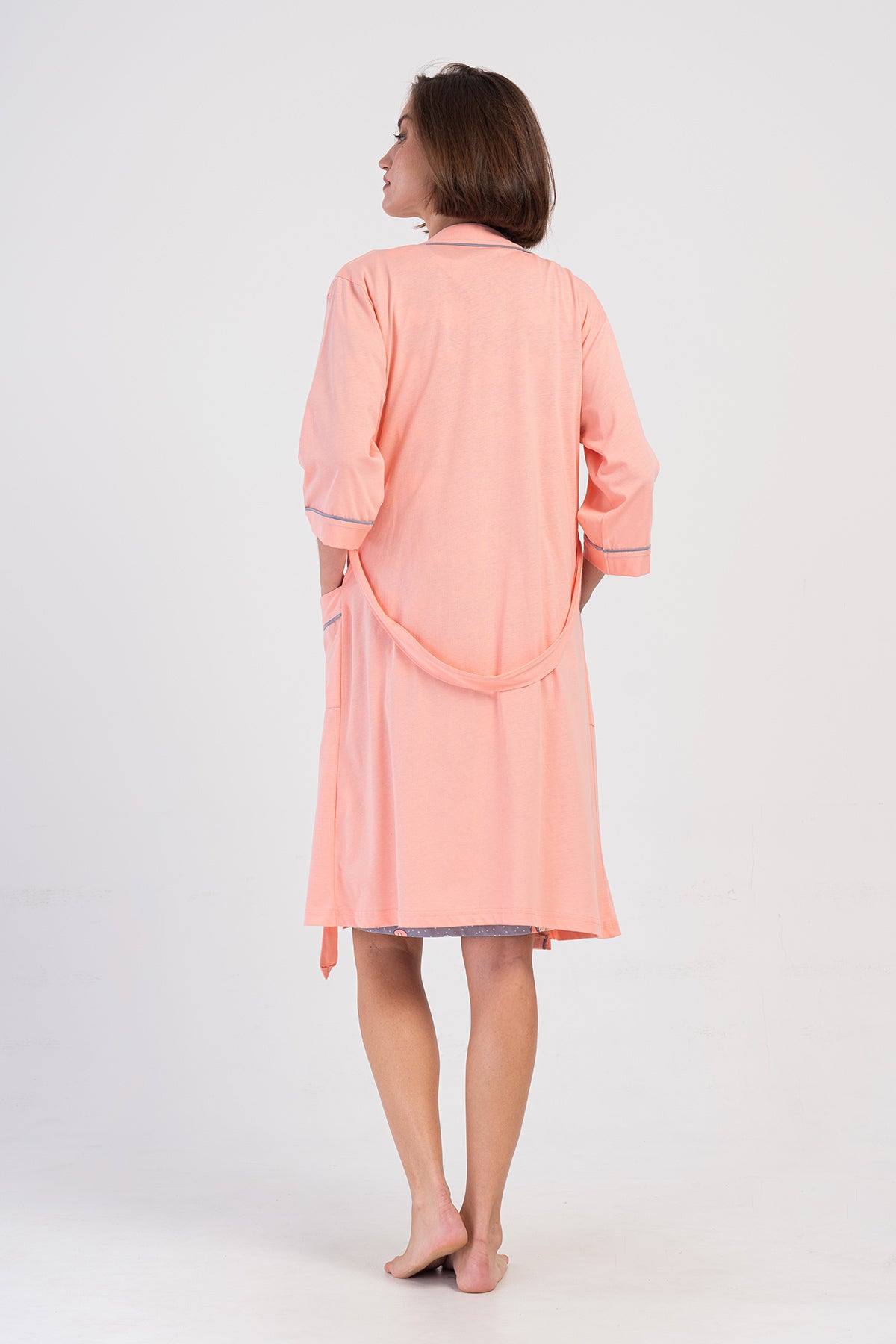 SET TUNICA GRAVIDE DAMA P.SUPREM CU MÂNECĂ SCURTĂ CU DOUĂ RÂNDURI DE NASTURI + HALAT CU MÂNECĂ 3/4 ȘI BUZUNARE - BABY PINK
