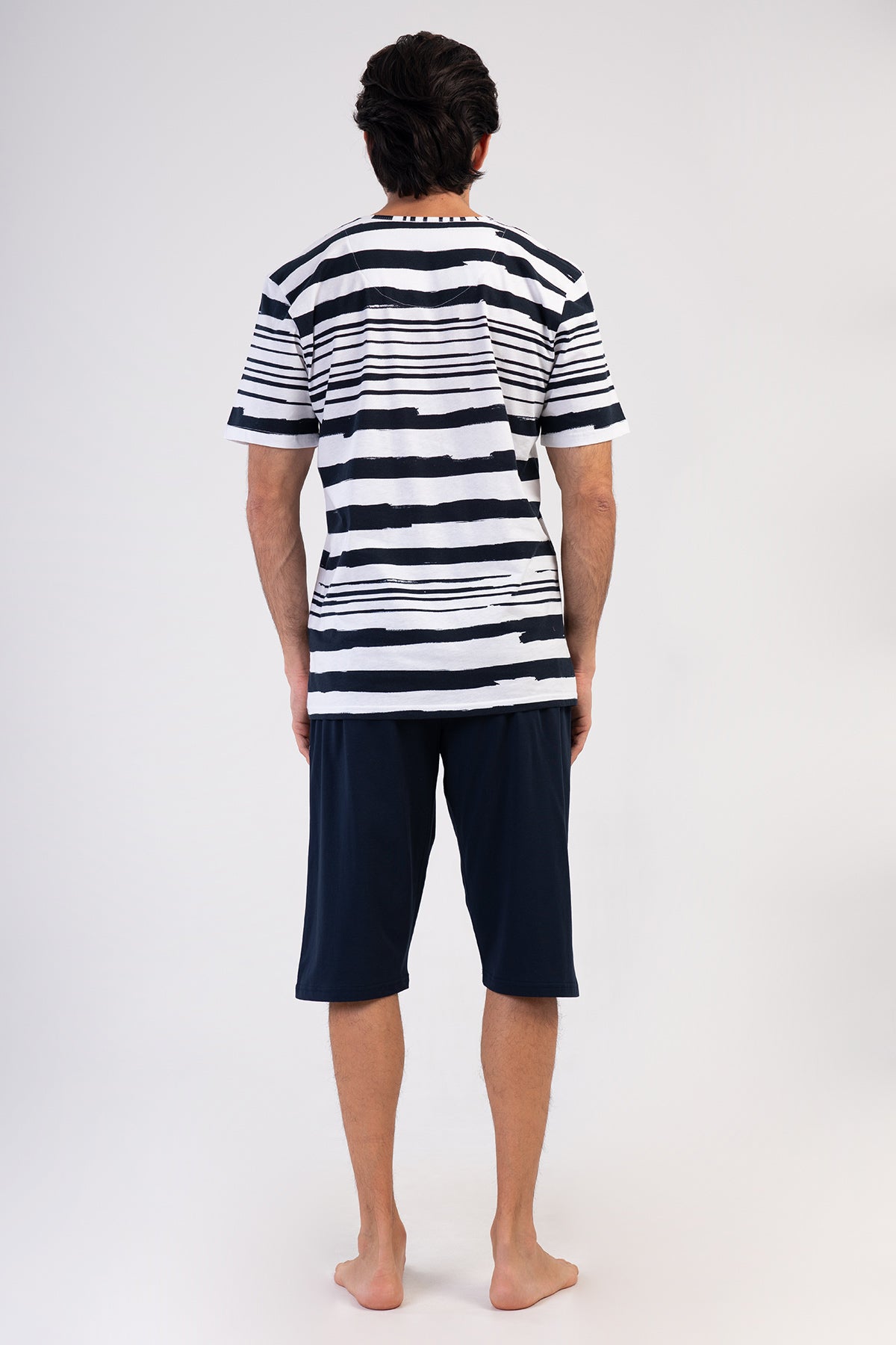 Pijama bărbătească cu buzunar P.SUPREM XXL, decolteu în V, mânecă scurtă, pantaloni trei sferturi - BLEUMARIN