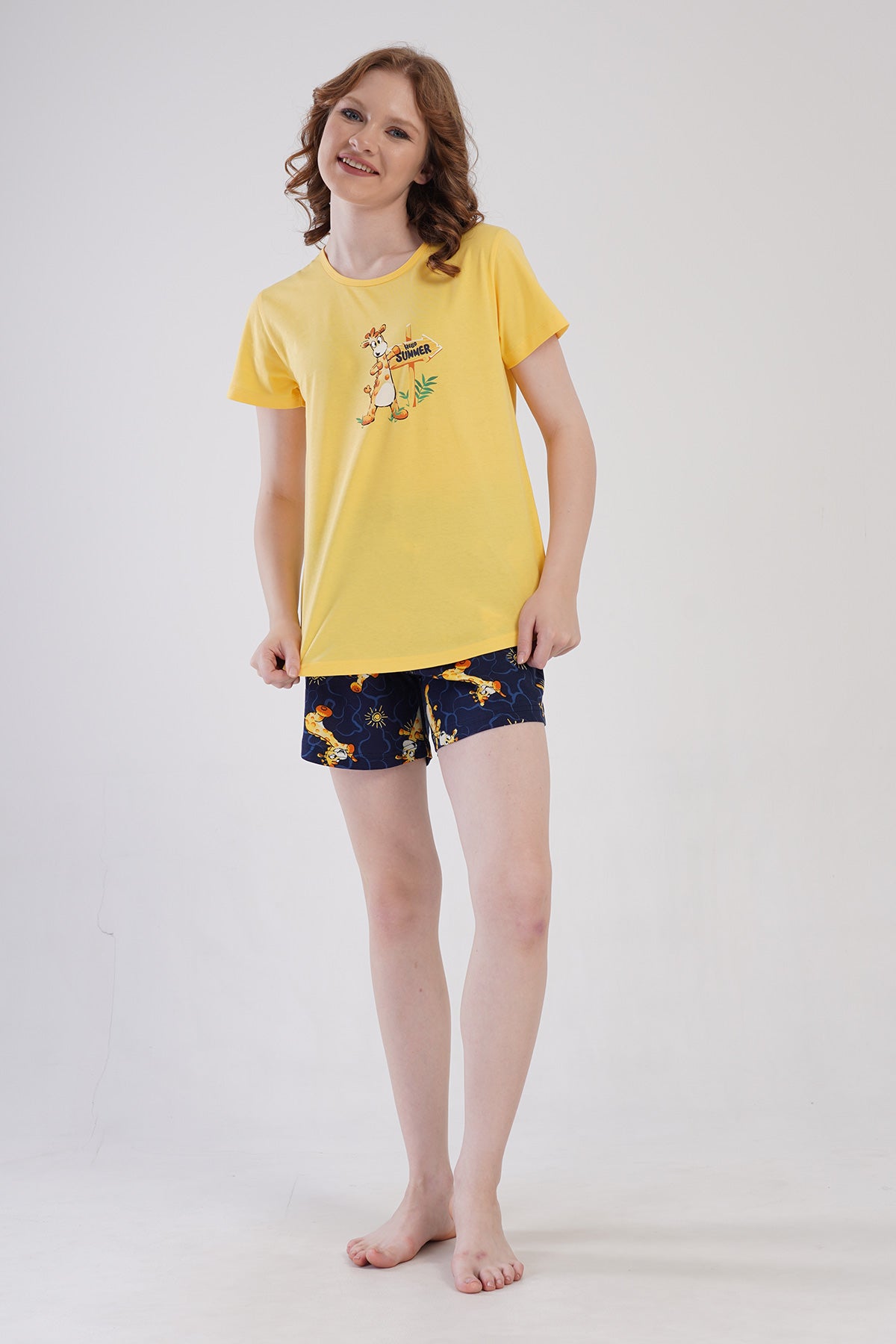 COSTUM DAMA P.SUPREM, GULER ROTUND, MANECA SCURTA, JUPE OVALA SI SORT – GALBEN