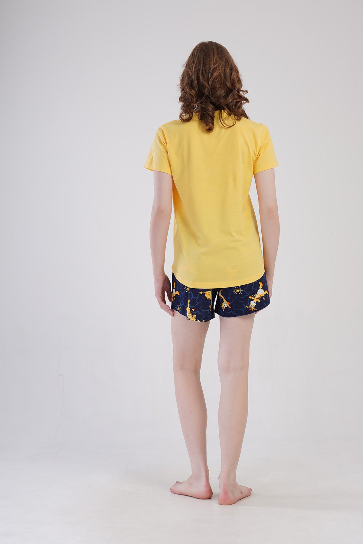 COSTUM DAMA P.SUPREM, GULER ROTUND, MANECA SCURTA, JUPE OVALA SI SORT – GALBEN
