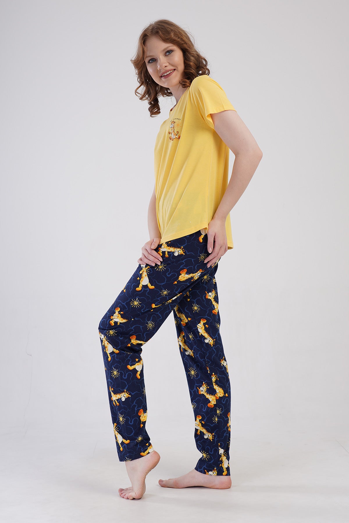 Pijama de damă cu guler rotund și mânecă scurtă, cu fustă ovală, SUPERIOR - GALBEN