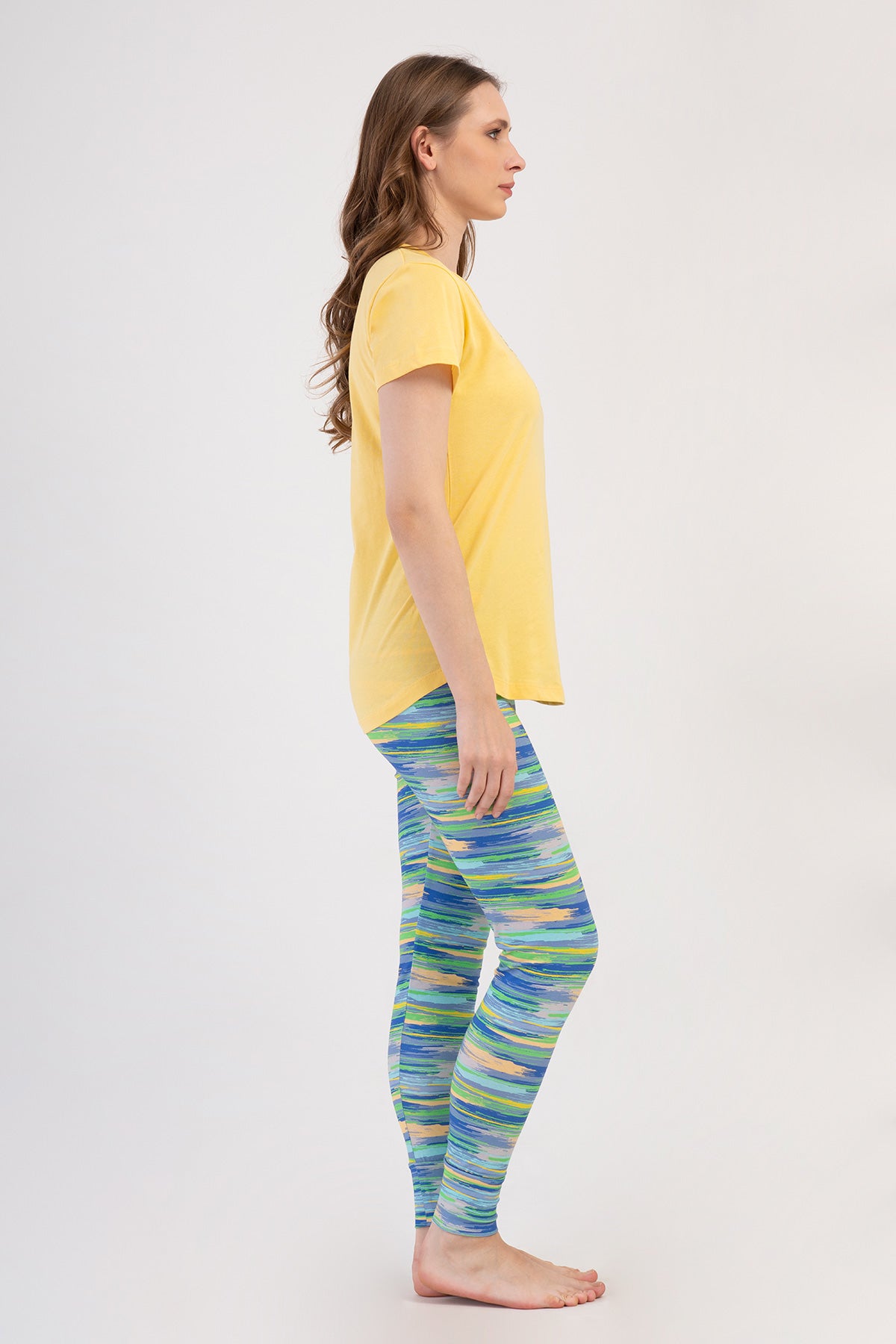 SET PIJAMA DE DAMĂ, BLUZĂ CU MÂNECĂ SCURTĂ ȘI GULER ROTUND LYC SUPREM, FUSTĂ LUNGĂ ȘI COLANȚI CU MANȘETE OVALE - GALBEN