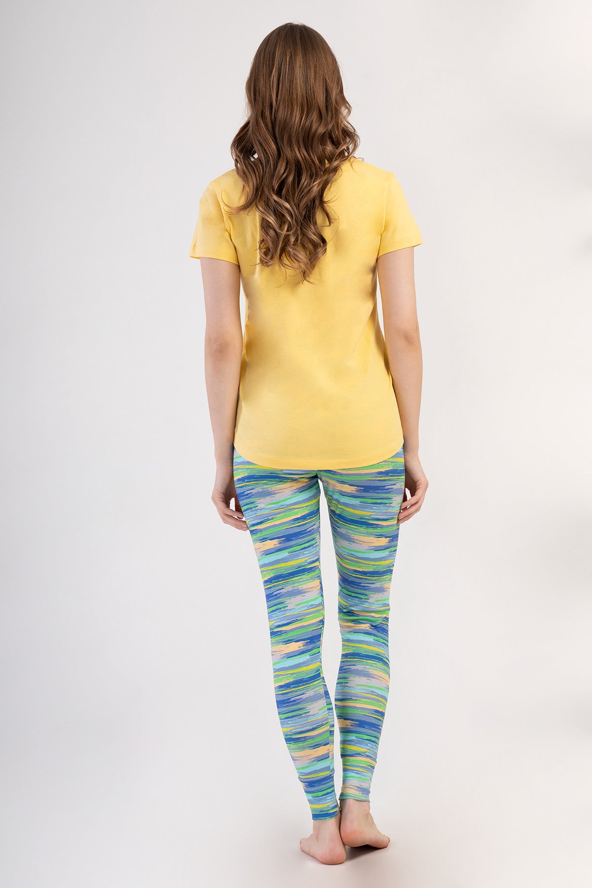 SET PIJAMA DE DAMĂ, BLUZĂ CU MÂNECĂ SCURTĂ ȘI GULER ROTUND LYC SUPREM, FUSTĂ LUNGĂ ȘI COLANȚI CU MANȘETE OVALE - GALBEN