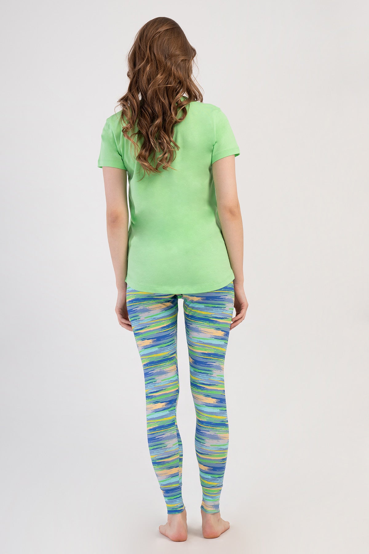 SET PIJAMA DE DAMA LUNG, LYC SUPREM, GULEREC ROTUND, BLUZĂ CU MÂNECĂ SCURTĂ ȘI COLANȚI CU MANȘETE OVALE - VERDE