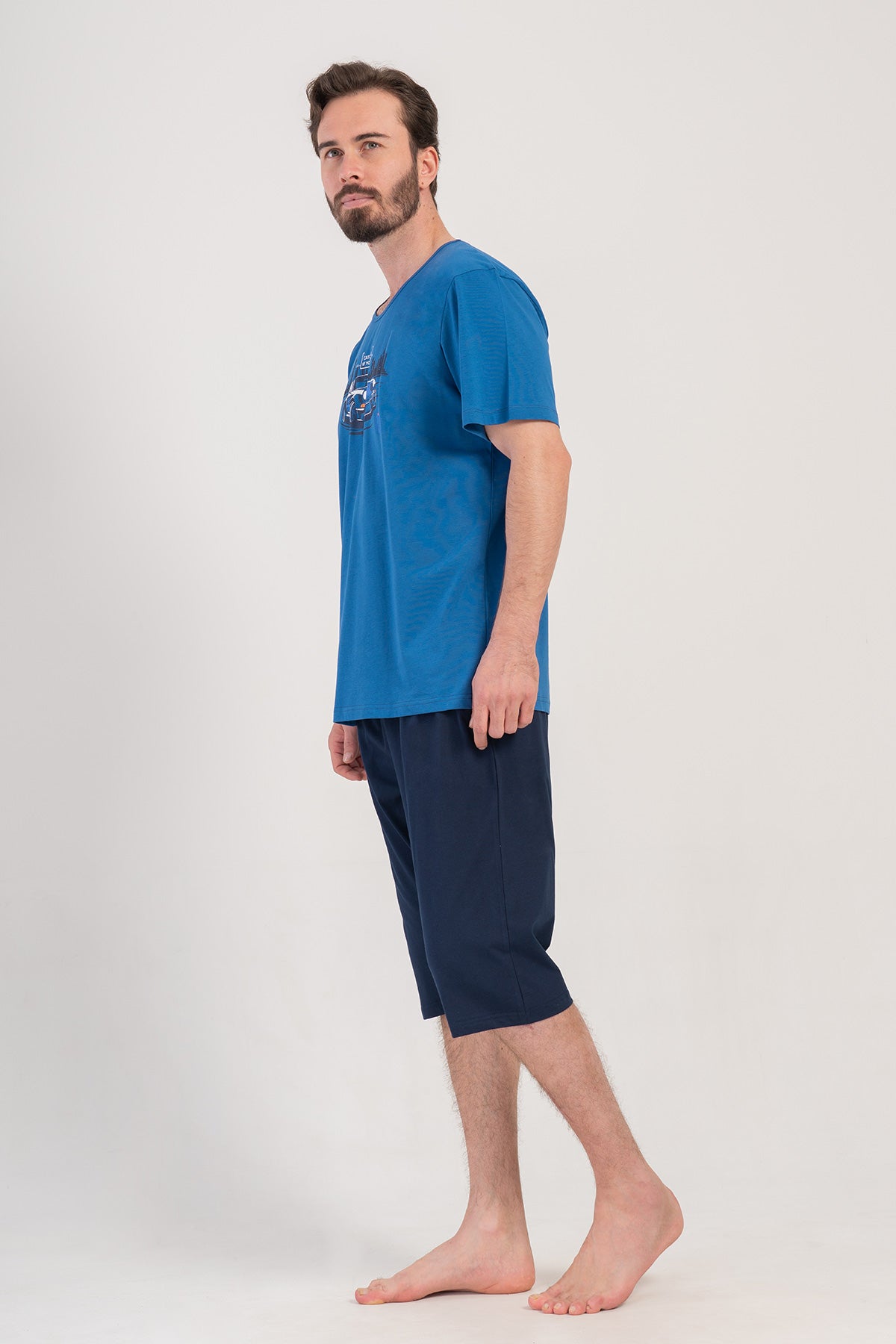 SET CAPRI BĂRBAȚI CU BUZUNARE TRICOU MÂNECĂ SCURTĂ GÂT ROTUND - A.INDIGO