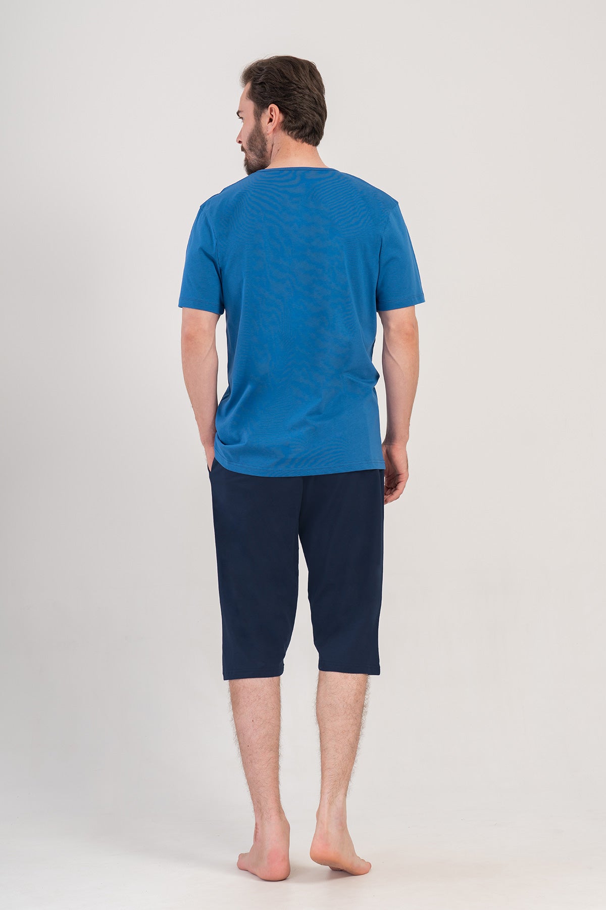 SET CAPRI BĂRBAȚI CU BUZUNARE TRICOU MÂNECĂ SCURTĂ GÂT ROTUND - A.INDIGO