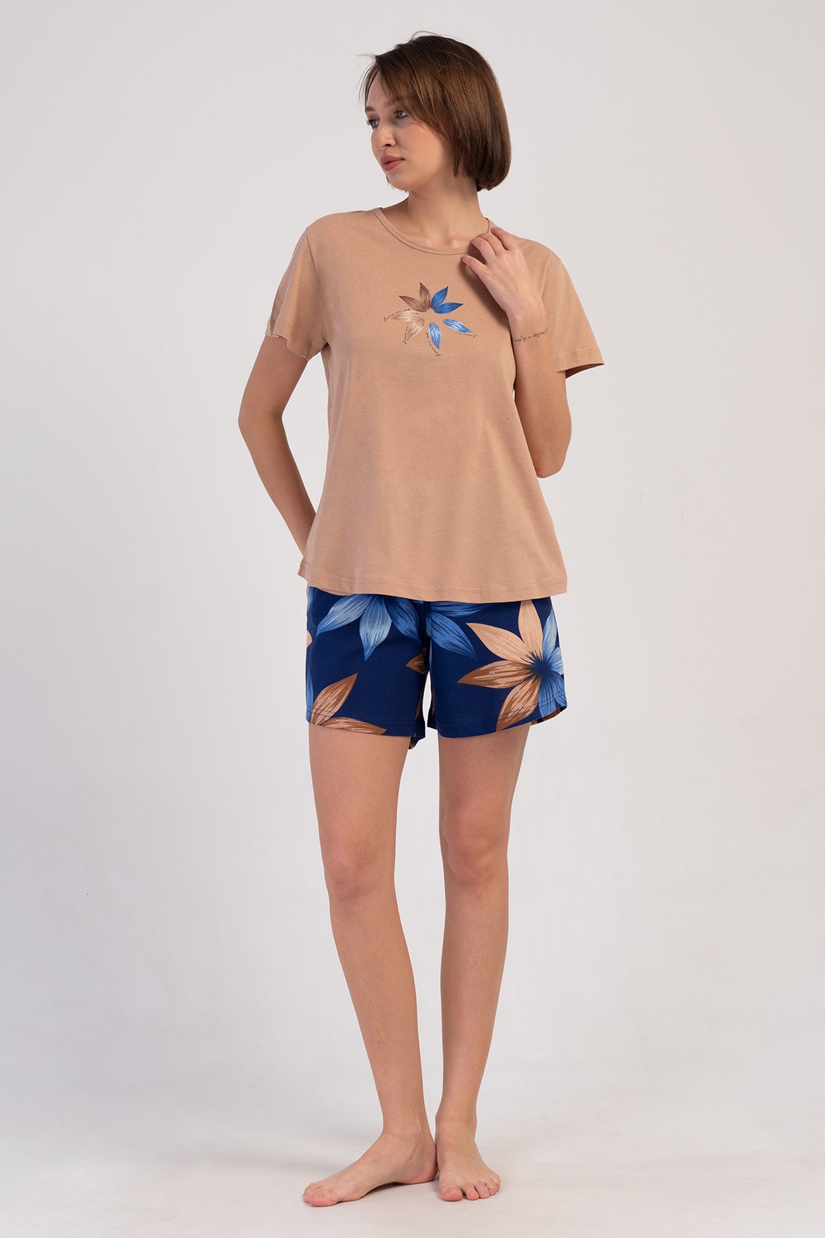 SET DE PANTALONI SCURȚI CU FUSTĂ OVALĂ, MÂNECĂ SCURTĂ, DECOLEU ROTUND, DAMĂ P.SUPREM XXL - BEJ