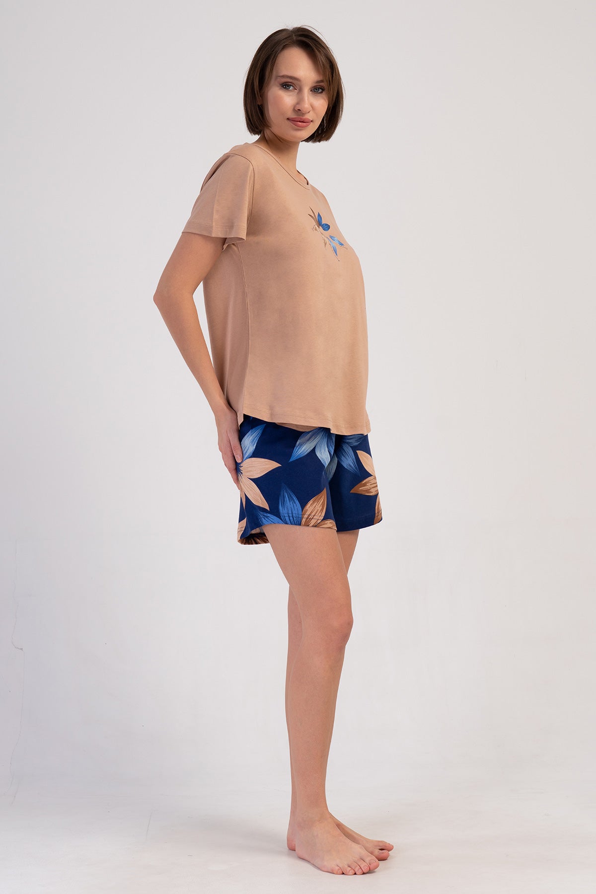 SET DE PANTALONI SCURȚI CU FUSTĂ OVALĂ, MÂNECĂ SCURTĂ, DECOLEU ROTUND, DAMĂ P.SUPREM XXL - BEJ