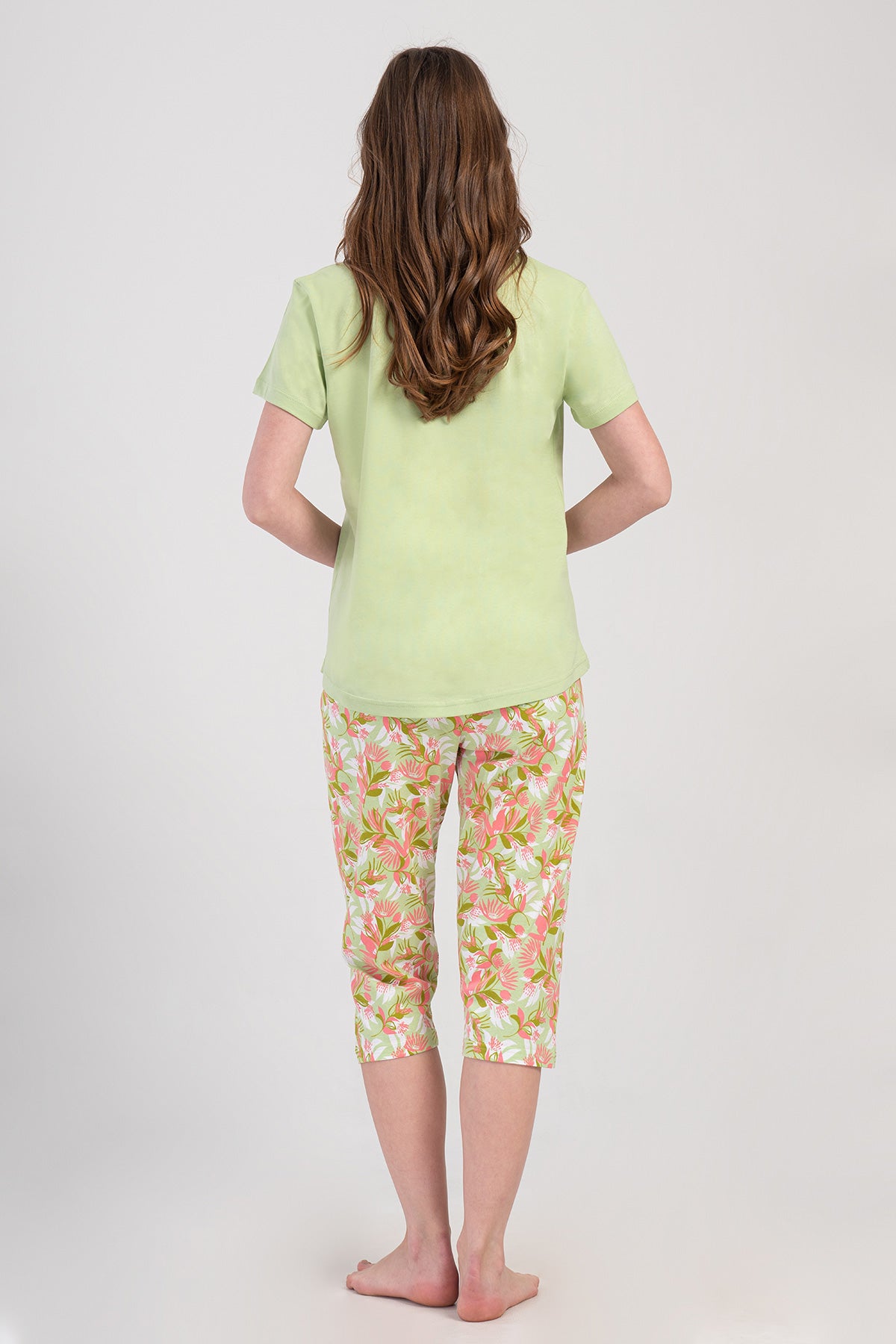 SET DE TREI PIESE CU PANTALONI CAPRI, MÂNECĂ SCURTĂ, DECOLTEU ROTUND, TĂIETURĂ OVALĂ ÎN PARTEA DE JOS, PENTRU FEMEI - VERDE CELADON