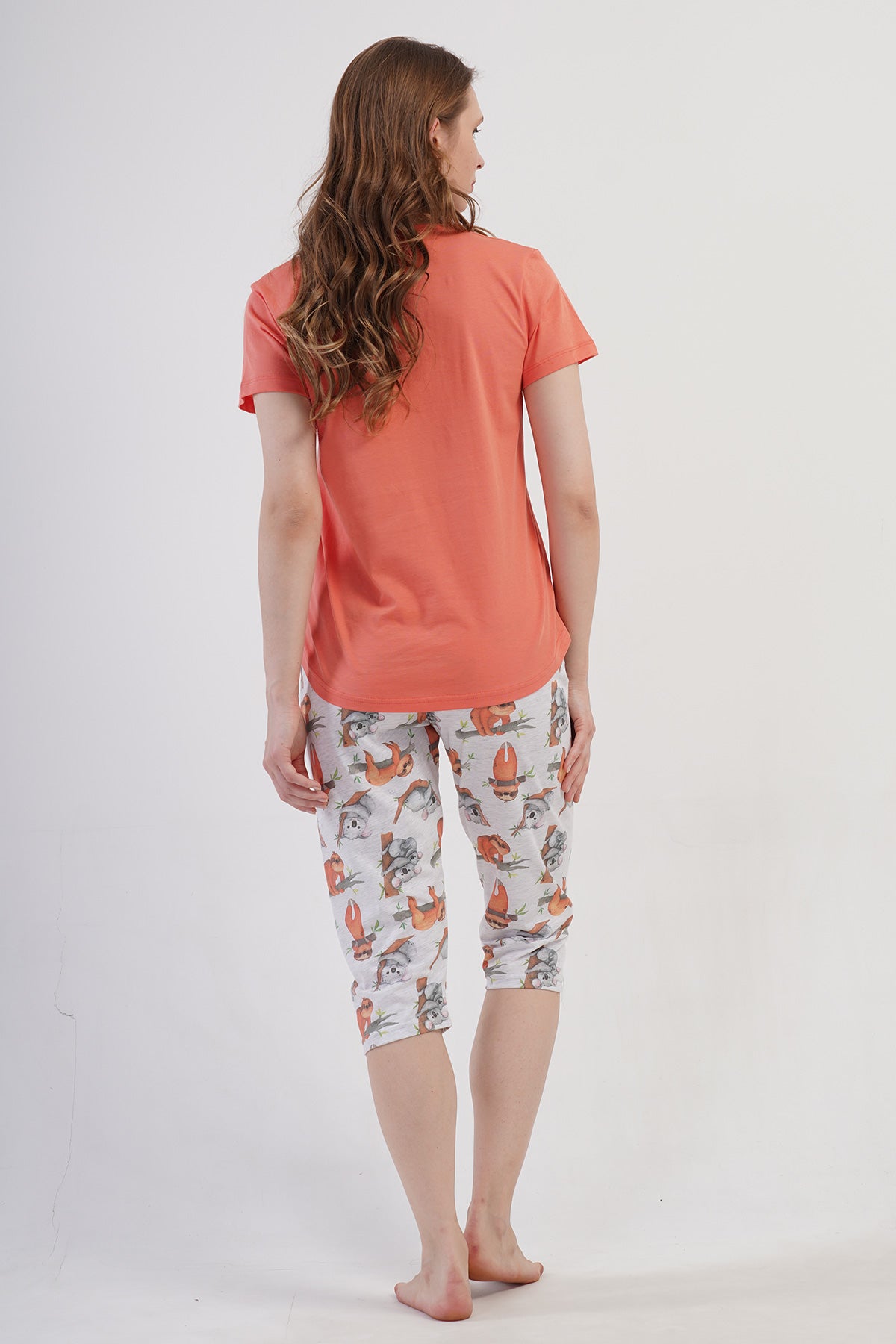 SET DAMĂ P.SUPREM GÂT ROTUND MÂNECĂ SCURTĂ CU FUSTĂ OVALĂ ȘI PANTALONI CAPRI - CULOAREA PEPENE GALBEN
