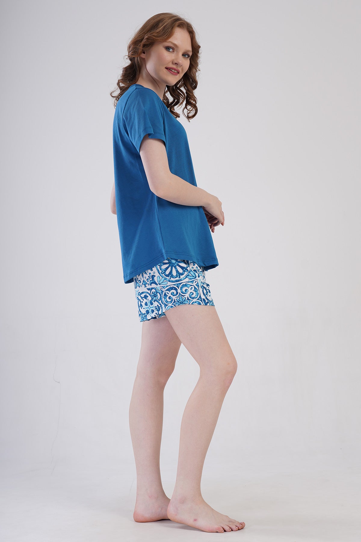 COSTUM DE DAMA P.SUPREM XXL, BLUZA CU GULER ROTUND, MANECA SCURTA, FUSTA OVALA, PANTALONI SCURTI - ALBASTRU