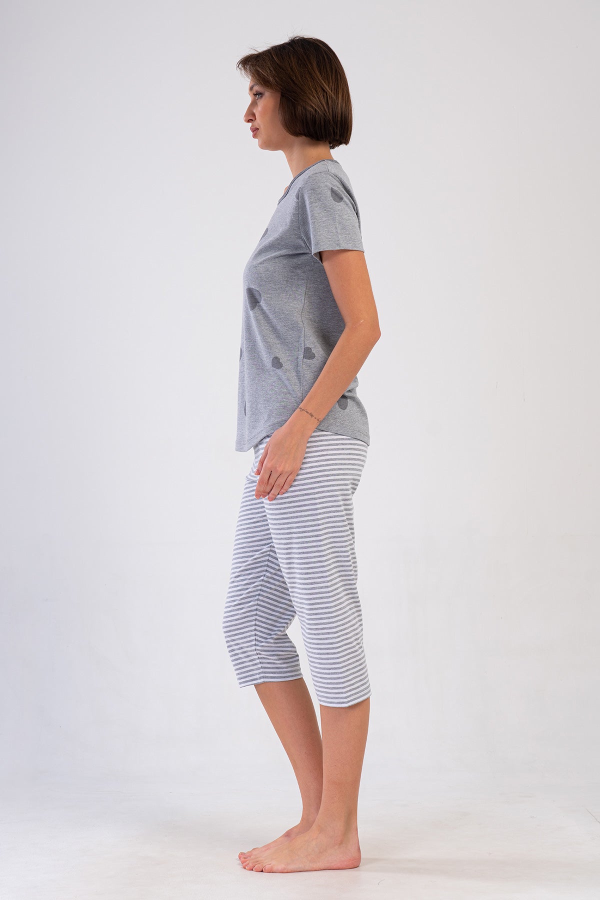 SET DAMĂ, SUPREM, LA BAZĂ GÂTULUI, MÂNECĂ SCURTĂ, FUSTĂ OVALĂ, PANTALONI CAPRI - GRI MELANGE
