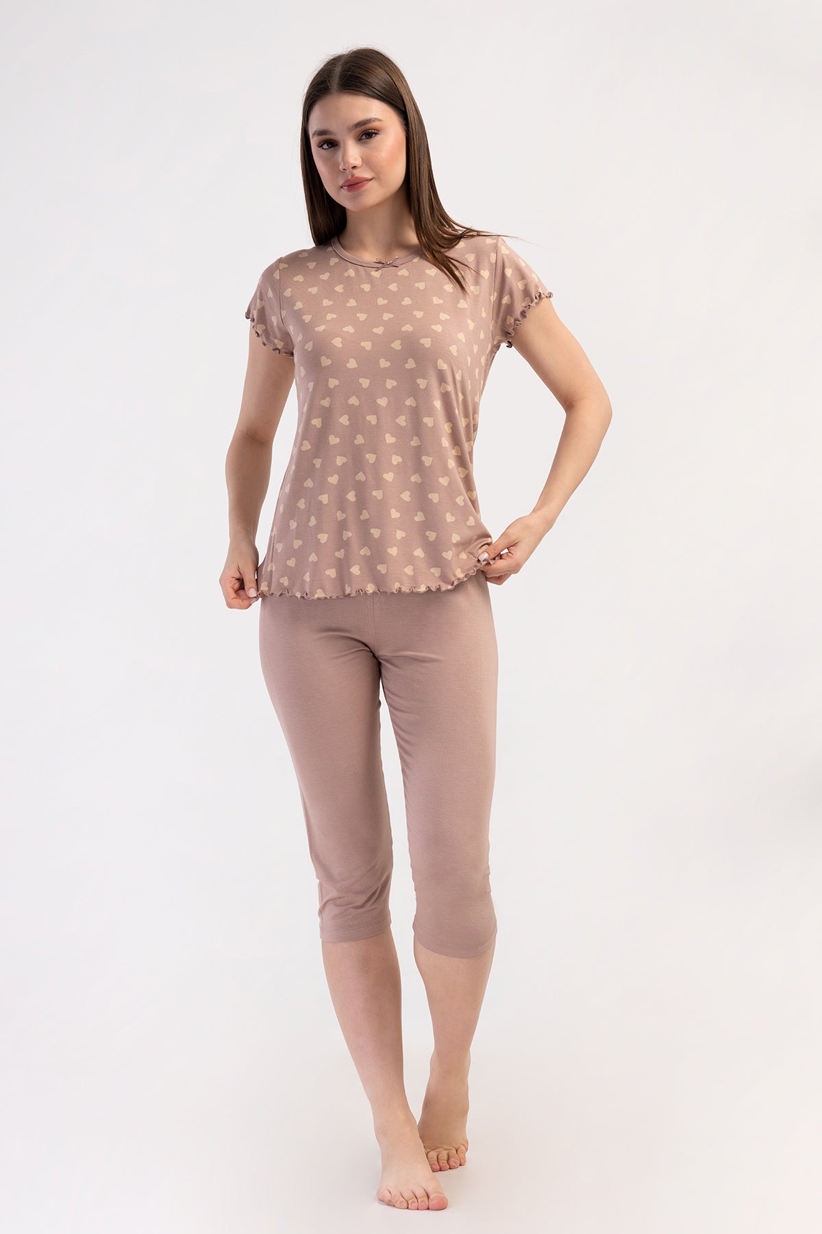 SET DE DAMĂ CAPRI - BLUZĂ CU MÂNECĂ SCURTĂ DE VÂSCOZĂ LYCRA MĂRIMEA XXL, CU GULER LĂRGIT, VOLĂNAȘE, FUNDIȚĂ ȘI FUSTĂ OVALĂ - ROZ PRĂFUIT001