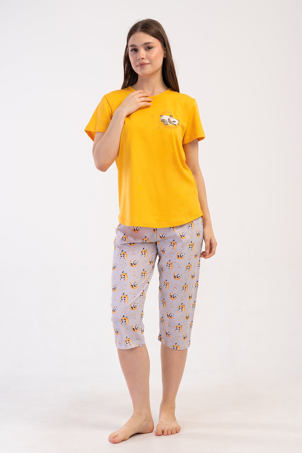SET DAMĂ PIJAMALE XXL, GULER ROTUND, MÂNECĂ SCURTĂ, TIV ROTUND, PANTALONI TREI SFERTURI - MUȘTAR