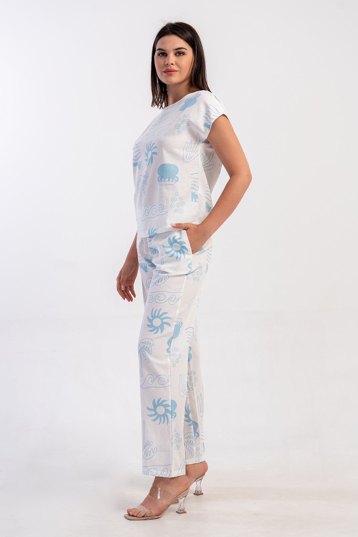 SET BLUZ CU MÂNECI LARGICI ȘI GULER BĂRCUȚĂ ȘI PANTALONI CU BUZUNARE KIBRIS - ALB