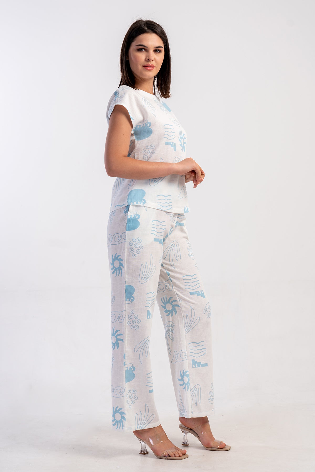 SET BLUZ CU MÂNECI LARGICI ȘI GULER BĂRCUȚĂ ȘI PANTALONI CU BUZUNARE KIBRIS - ALB