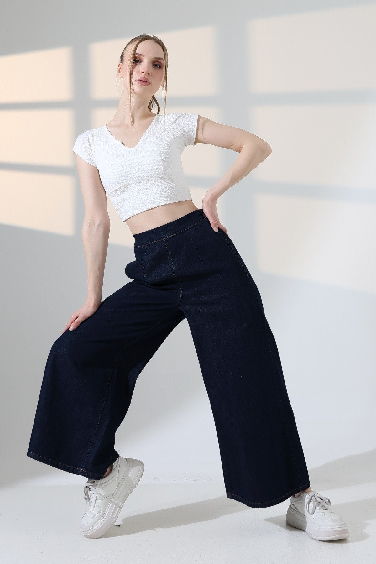 Pantaloni Denim Évazati cu Talie Elastică Spate 7120