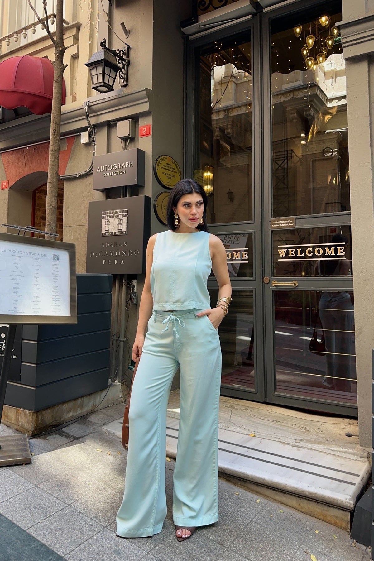 Kolsuz Bluz ve Bağcıklı Relax Pantolon Takım 3214