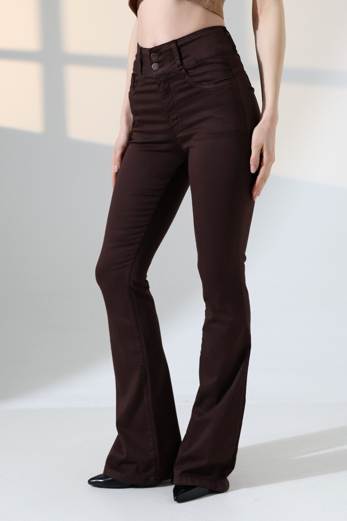 Pantaloni Denim cu Curea Lată și Pense 7151