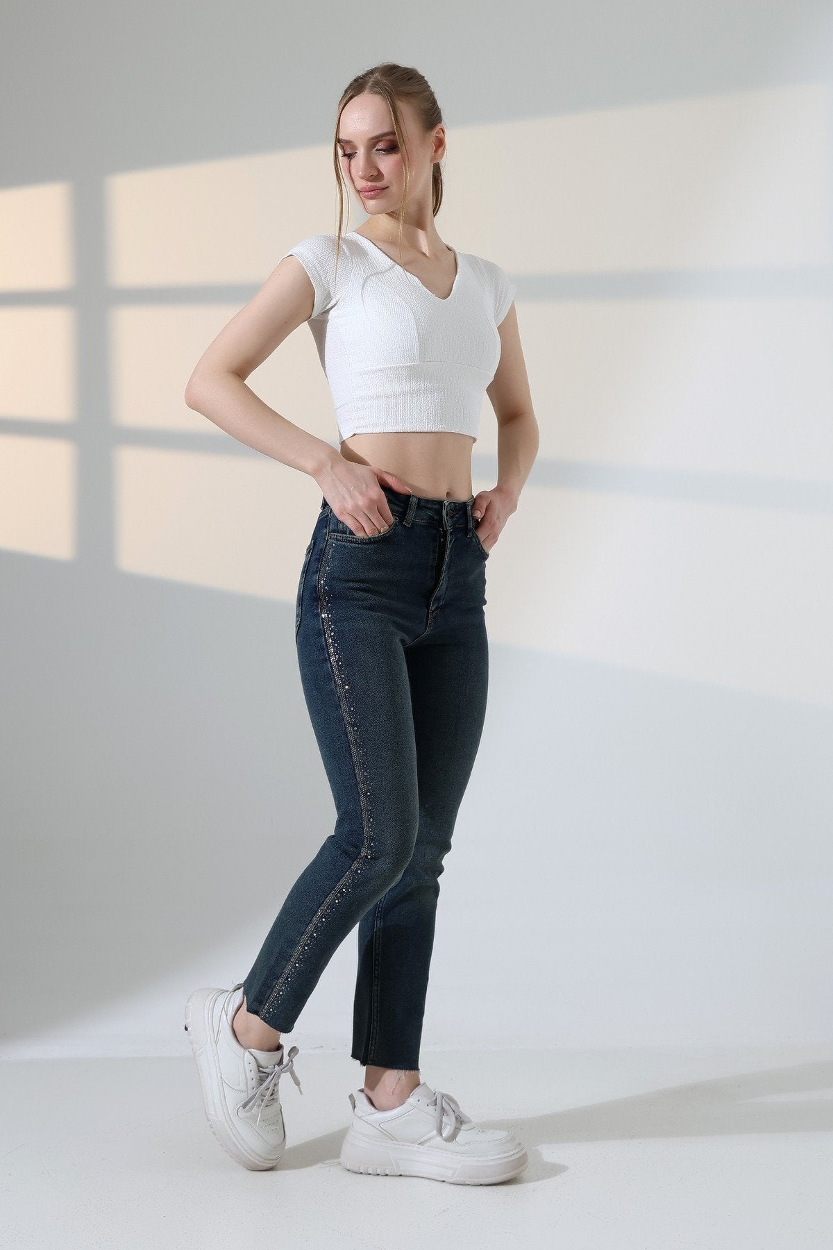 Pantalon Denim Mom Fit cu Banda Pietre 7110