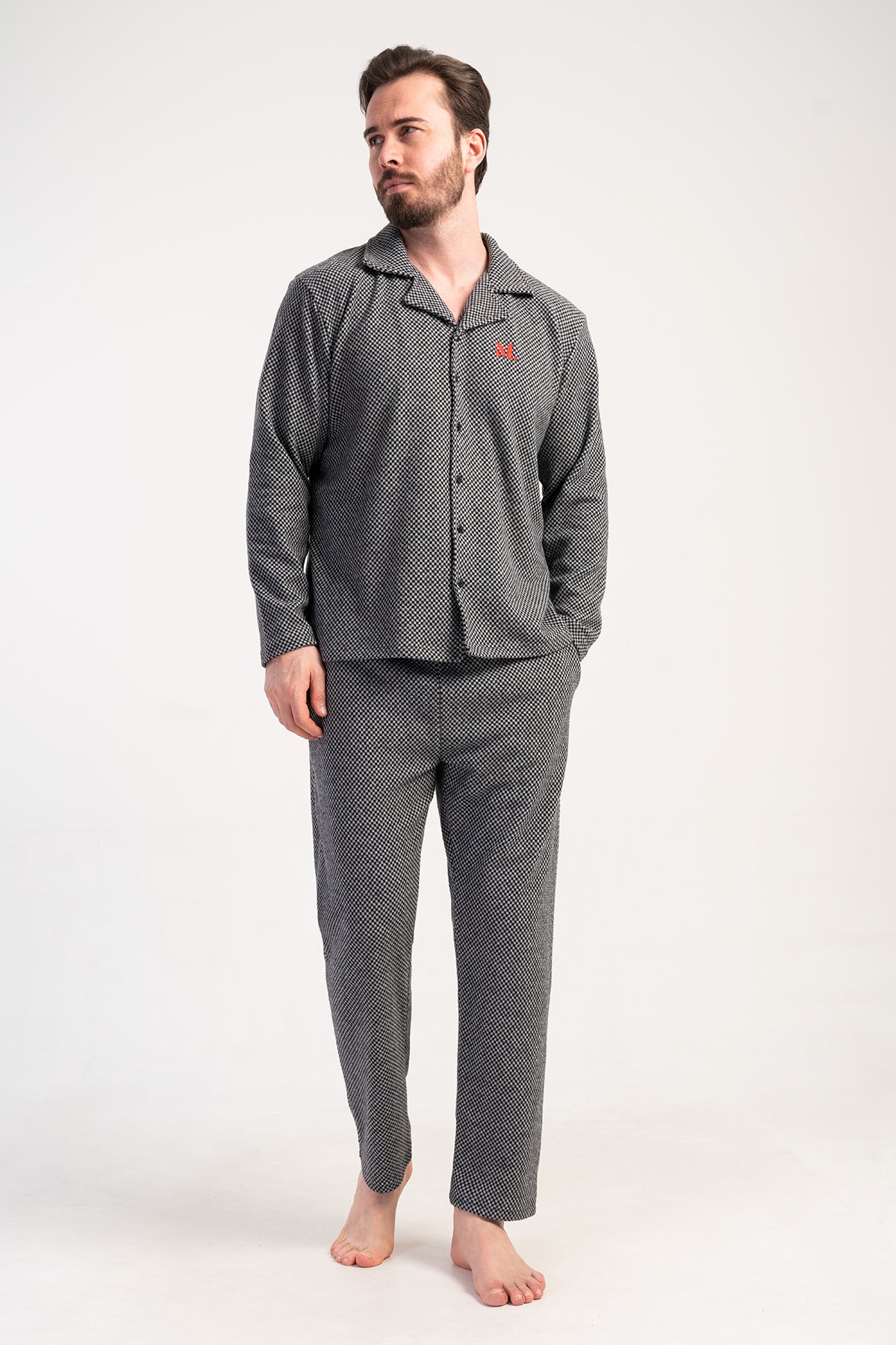 PIJAMA XXL INTERLOC JACARD, CU BUZUNAR, CU MÂNECĂ LUNGĂ ȘI CU NASTURI PE TOATĂ LUNGIMEA - NEGRU
