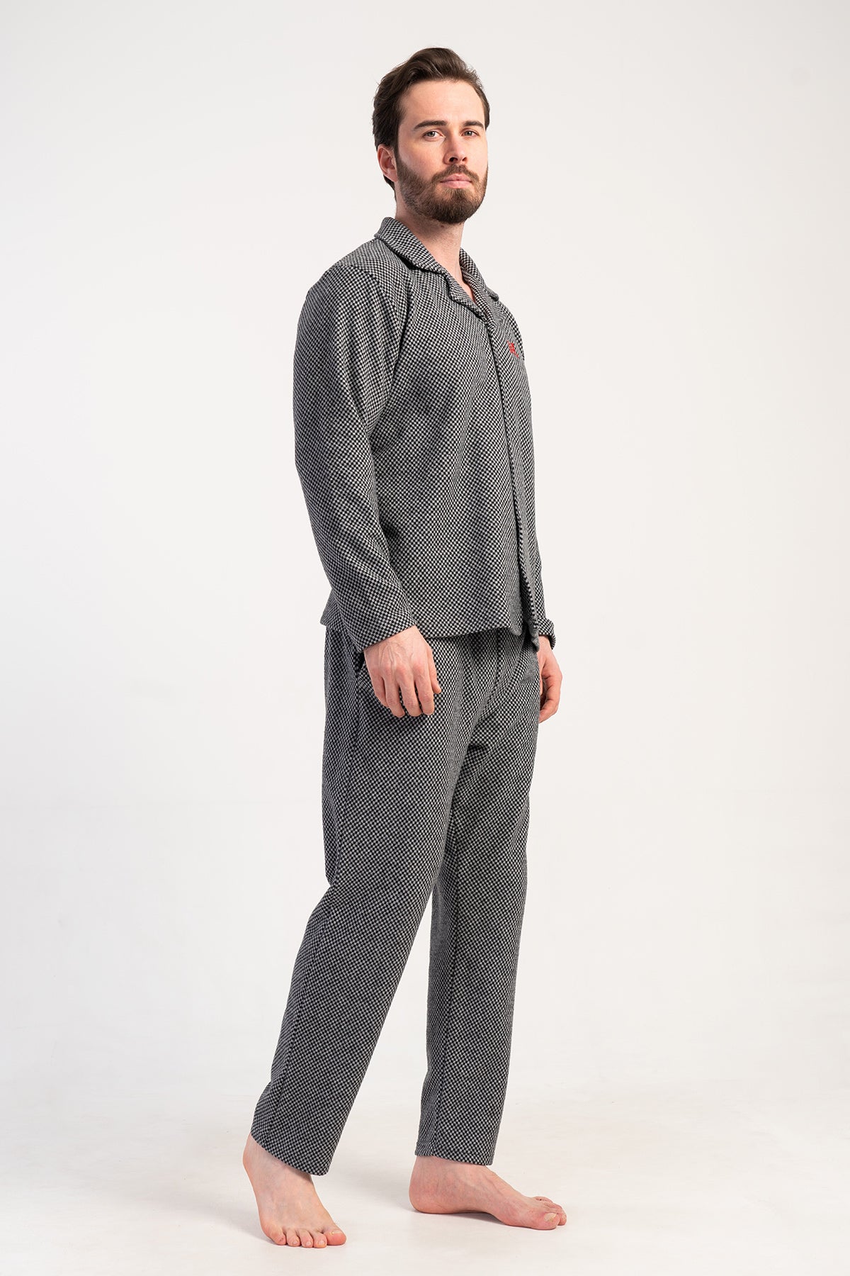 PIJAMA XXL INTERLOC JACARD, CU BUZUNAR, CU MÂNECĂ LUNGĂ ȘI CU NASTURI PE TOATĂ LUNGIMEA - NEGRU