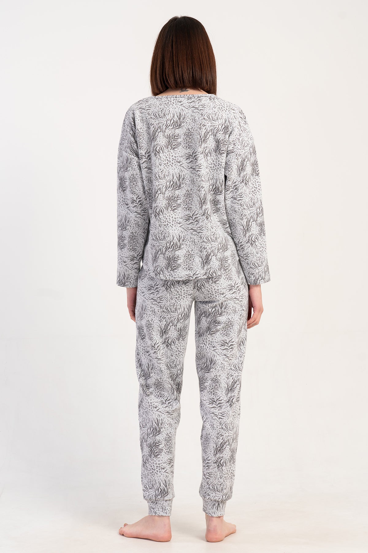 SET PIJAMA DE DAMĂ, JACARD, INTERLOCK, MĂRIMEA XXL, CU GULER BĂRCUȚĂ, UMERI CĂZUȚI, MÂNECI LUNGI CU MANȘETE ȘI BUZUNARE - GRI