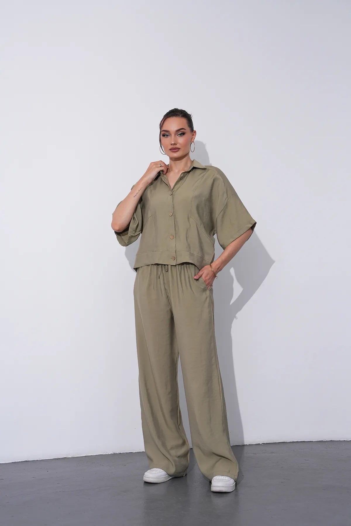 Set Modal cu Detaliu Buton