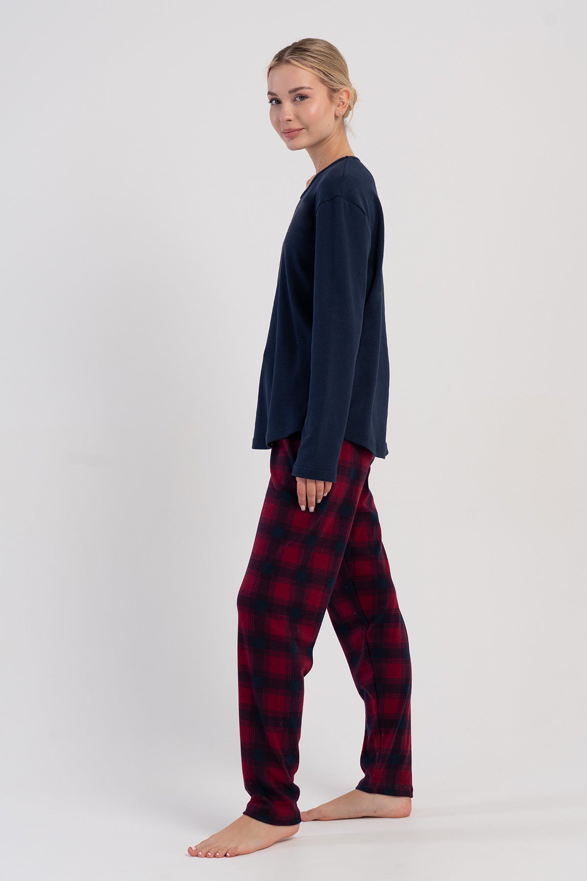 SET PIJAMA DE DAMĂ, CU MÂNECĂ LUNGĂ, GULER O, TIV OVAL ȘI CUSĂTURI DE TIP INTERLOCK - BLEUMARIN ÎNCHIS