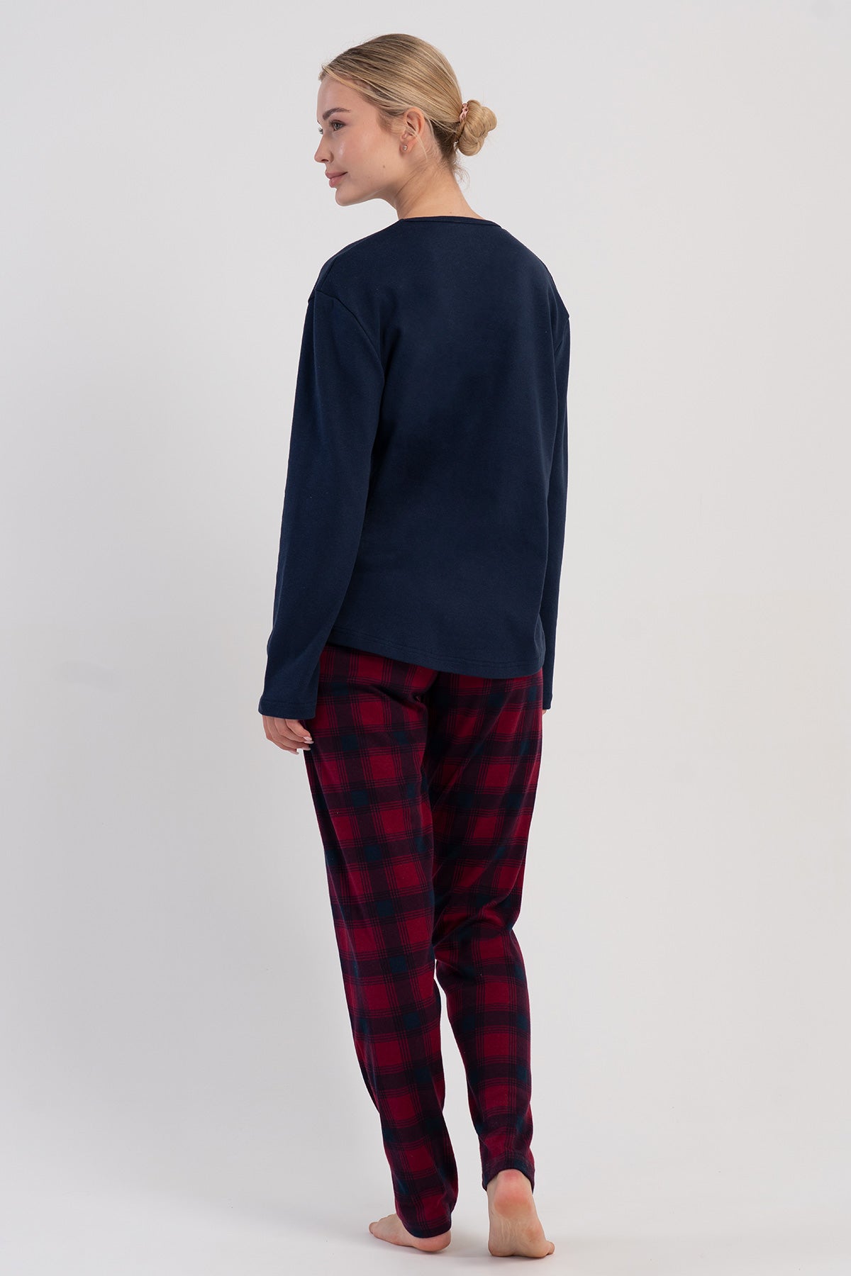 SET PIJAMA DE DAMĂ, CU MÂNECĂ LUNGĂ, GULER O, TIV OVAL ȘI CUSĂTURI DE TIP INTERLOCK - BLEUMARIN ÎNCHIS
