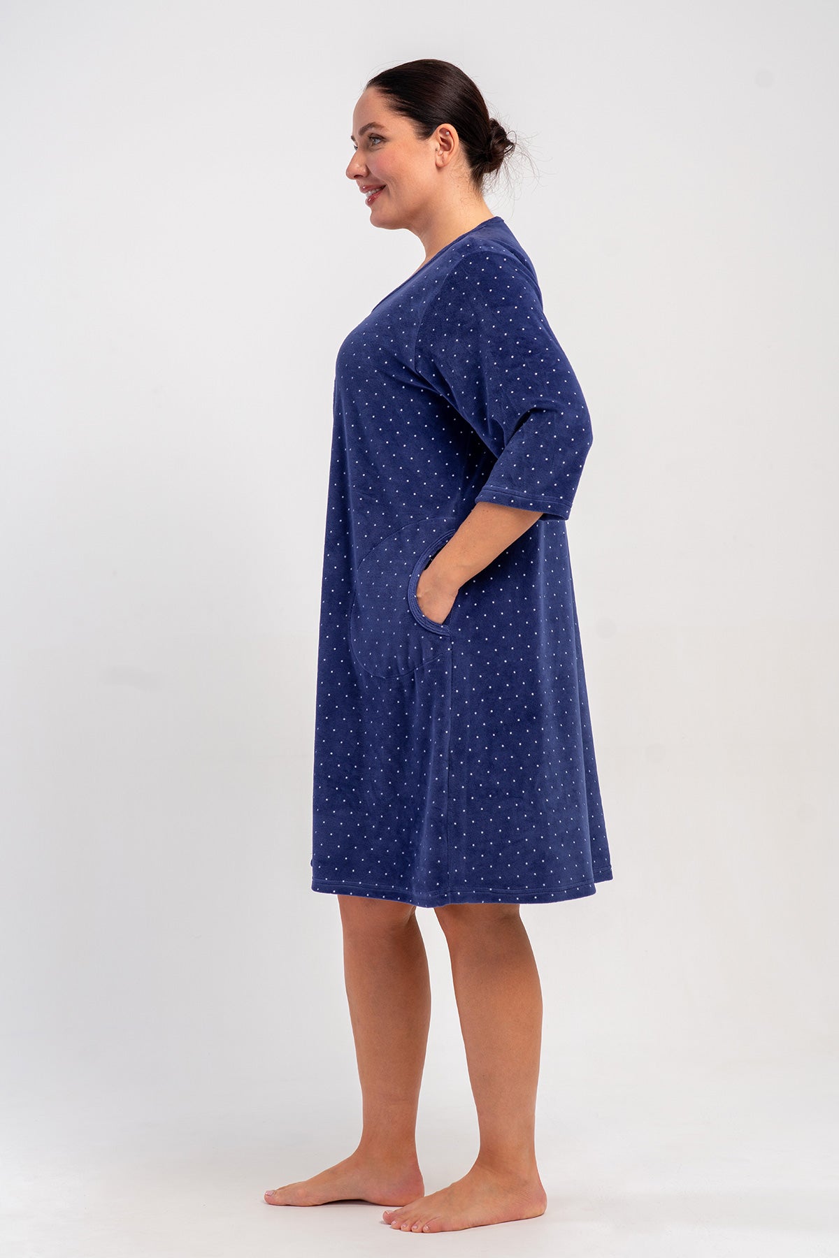 ROCHIE DE CASĂ DE DAMĂ DIN CATIFEA DE BUMBAC MĂSURI MARI XXL, CU MÂNECĂ 3/4, BUZUNARE ȘI FERMOAR - BLEUMARIN